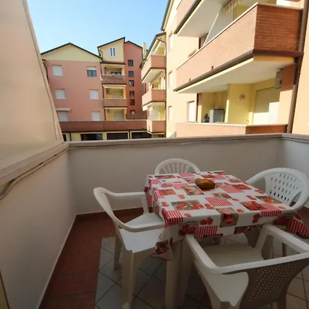 Holiday home Acquasmeralda 03 *
