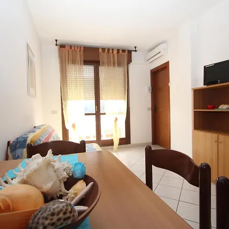 Holiday home Acquasmeralda 03 *